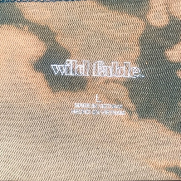 Wild Fabel Long Sleeve Acid Wash Crop Top - Picture 3 of 4